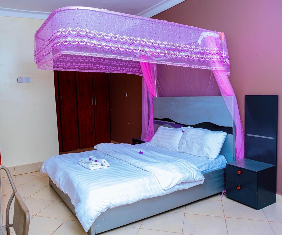 Airport Unique Hotel 엔테베 외부 사진